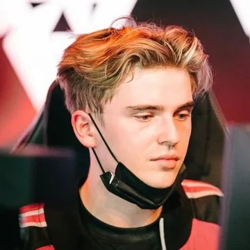 Top 5 Stunning Free Kicks